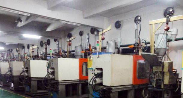 注塑機.jpg 注塑機.jpg